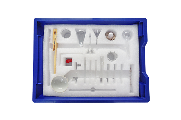 26008 Microscale chemical experiment box in middle